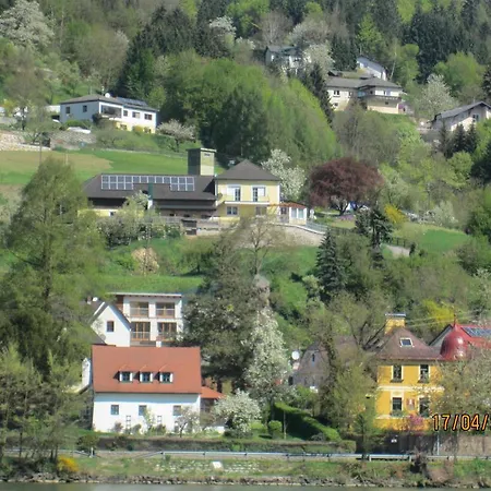 Woerthbauer Farm stay Sankt Nikola an der Donau